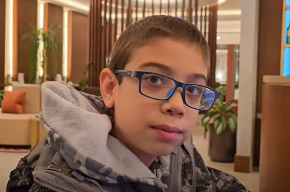 福斯蒂诺·奥罗10岁击败国际象棋世界第一：三年前他还不会下棋
