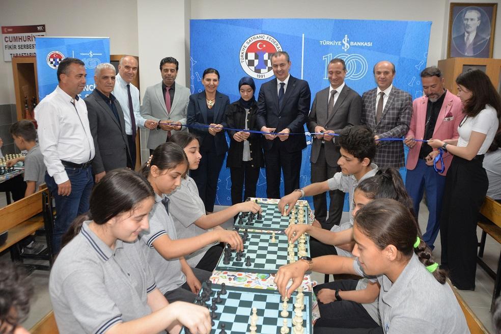土耳其第4万期国际象棋班在梅尔辛开课
