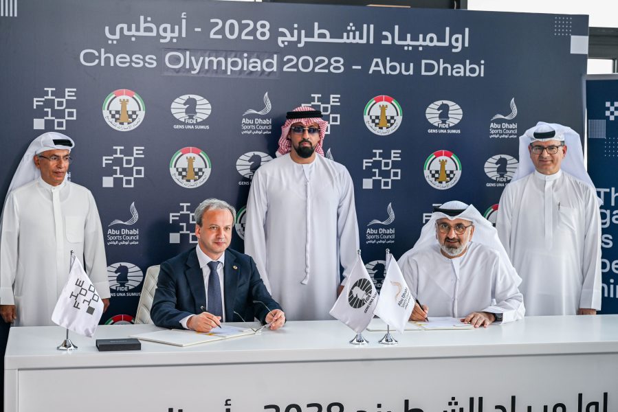 签署主办阿布扎比 2028 年国际象棋奥林匹克竞赛的合同 ← Al Watan Newspaper